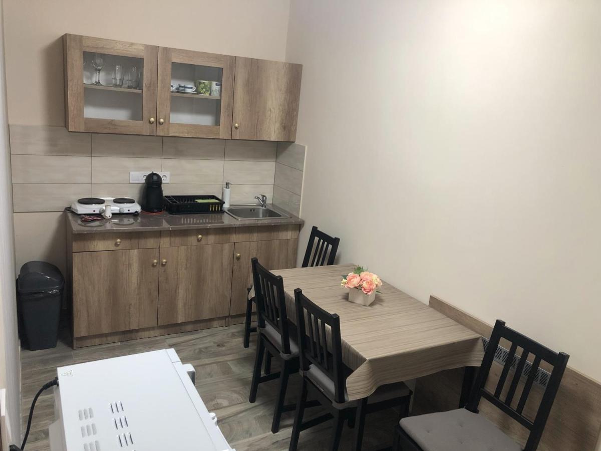 Bettina Vendégház Apartamento Kiskoros Exterior foto